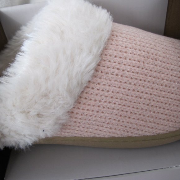 Isotoner Signature Clog Slippers - Picture 3 of 10